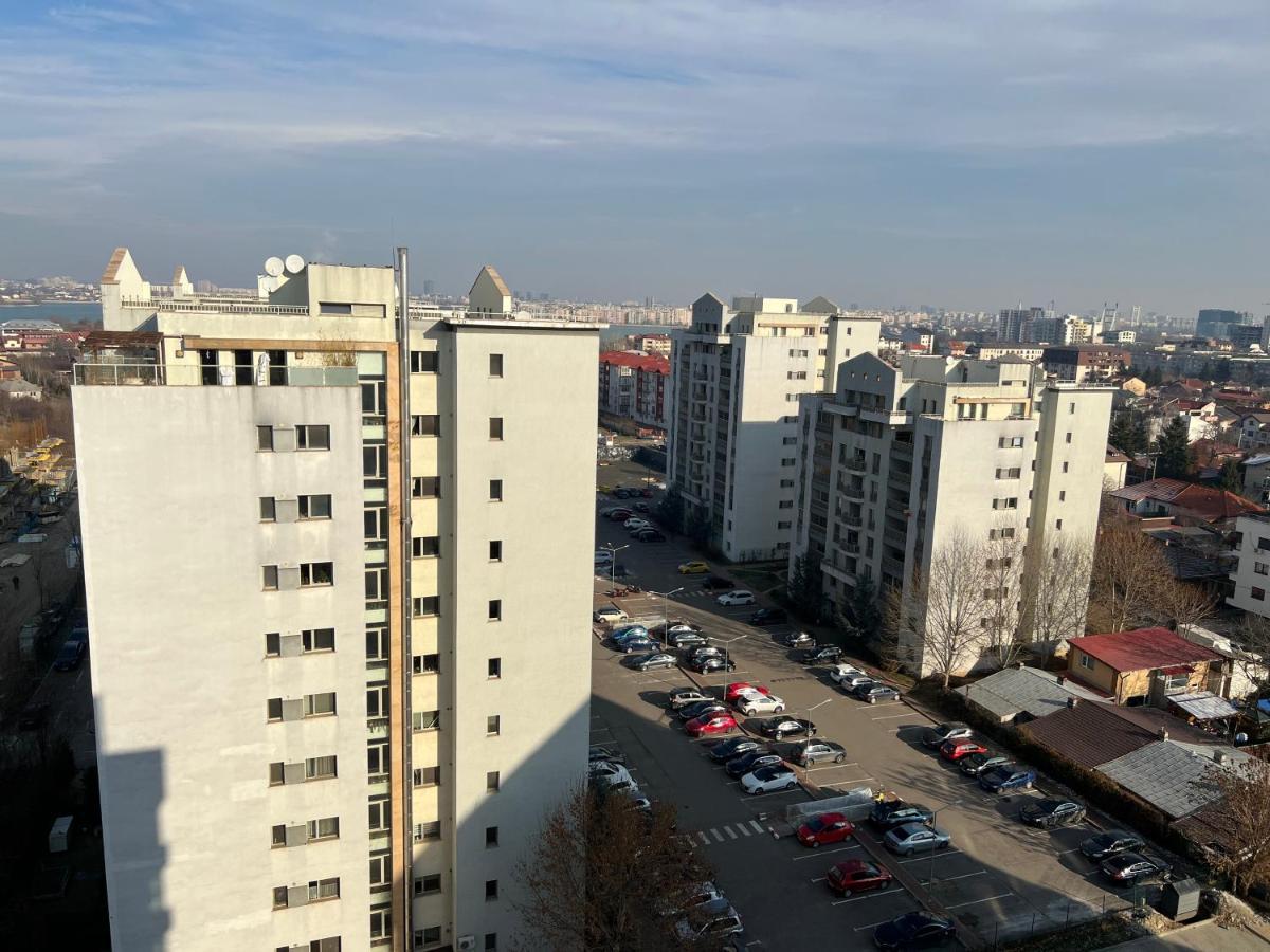 Fancy Penthouse Studio With Lakeview W10 Bucureşti Eksteriør bilde