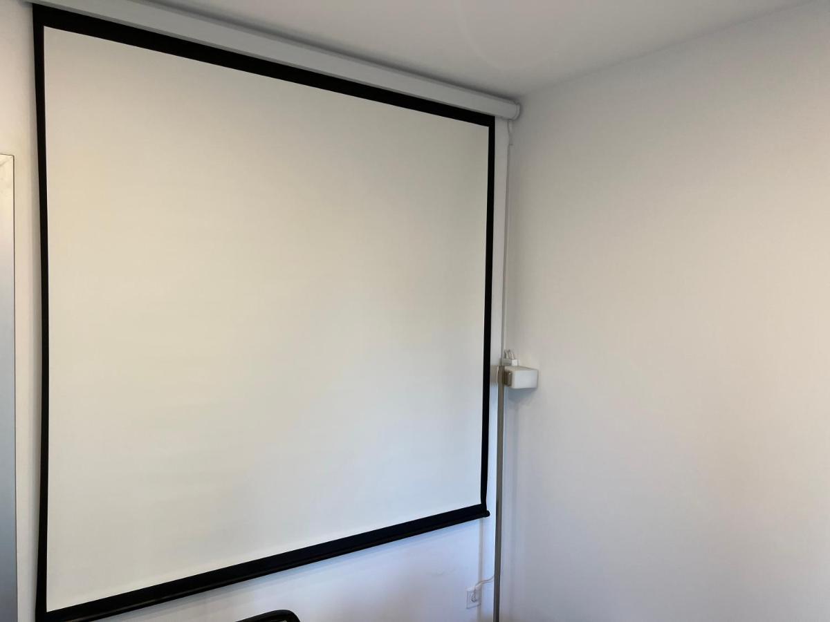 Fancy Penthouse Studio With Lakeview W10 Bucureşti Eksteriør bilde