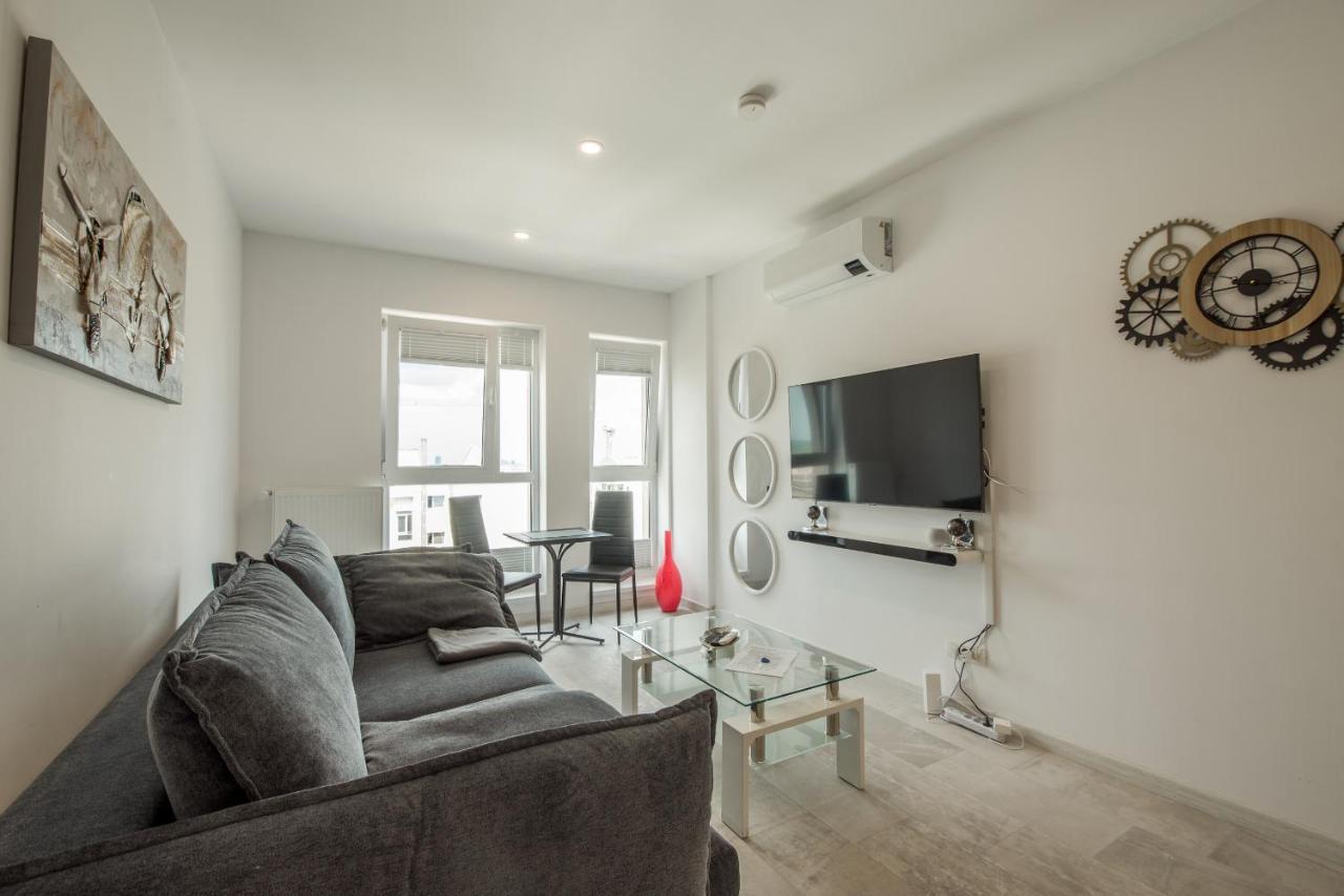 Fancy Penthouse Studio With Lakeview W10 Bucureşti Eksteriør bilde