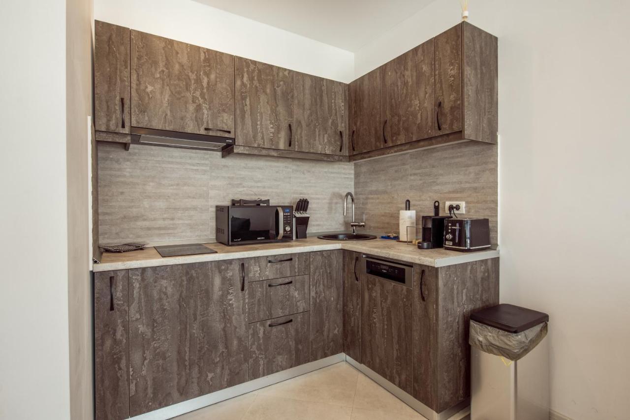 Fancy Penthouse Studio With Lakeview W10 Bucureşti Eksteriør bilde