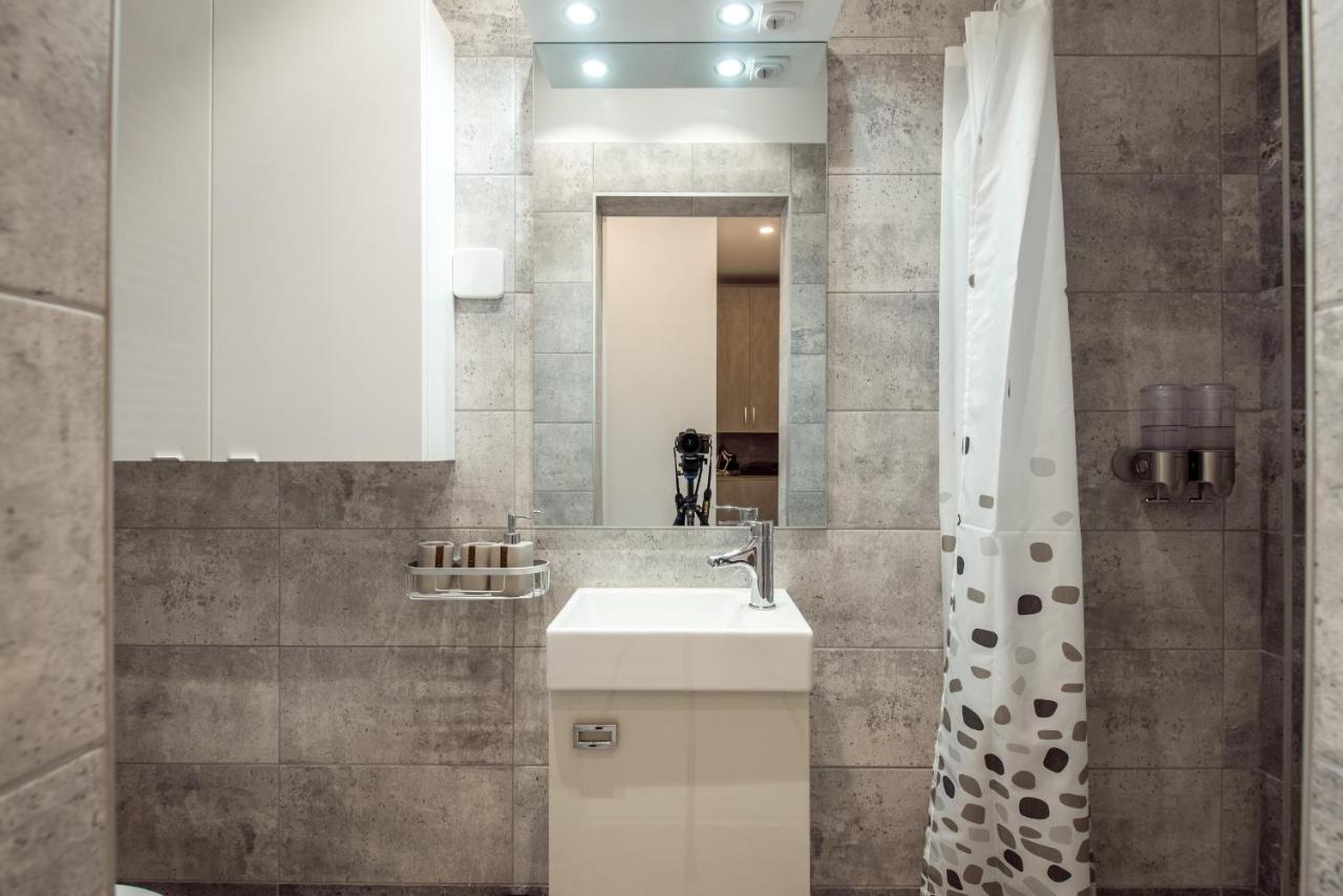 Fancy Penthouse Studio With Lakeview W10 Bucureşti Eksteriør bilde